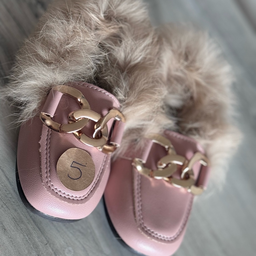 SHEIN Pink and Gold Moccasins with Plush Fur Trim
